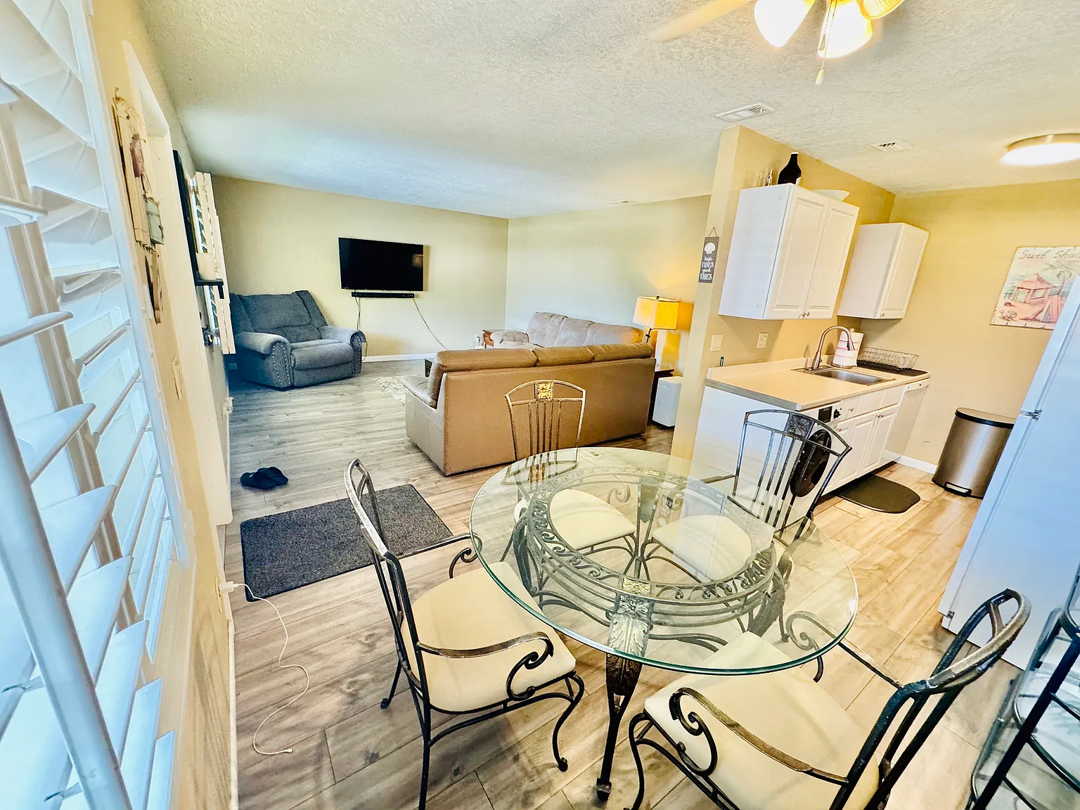 4631 Bayshore Dr — Photo 3