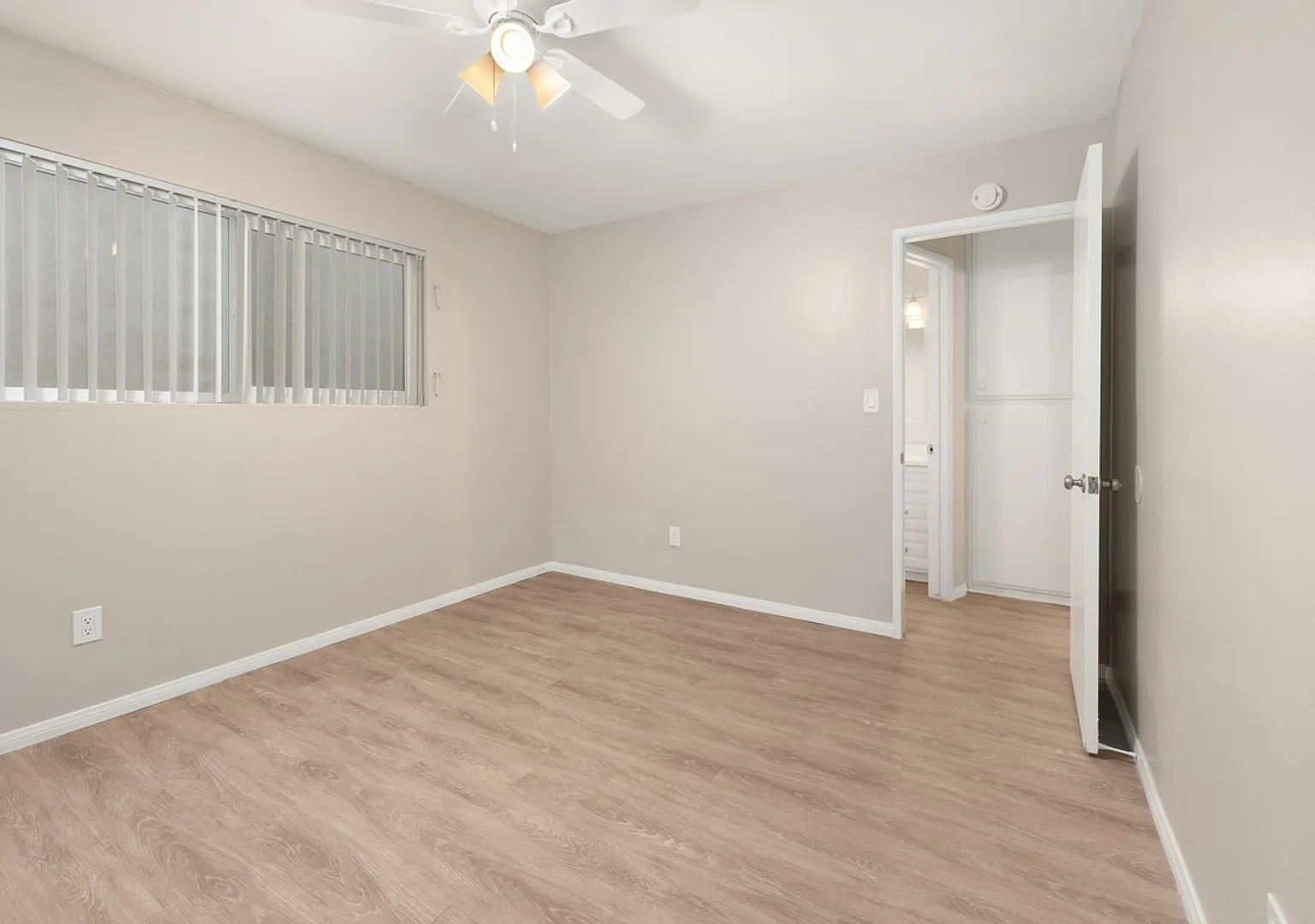 4160 Hamilton Street — Photo 2