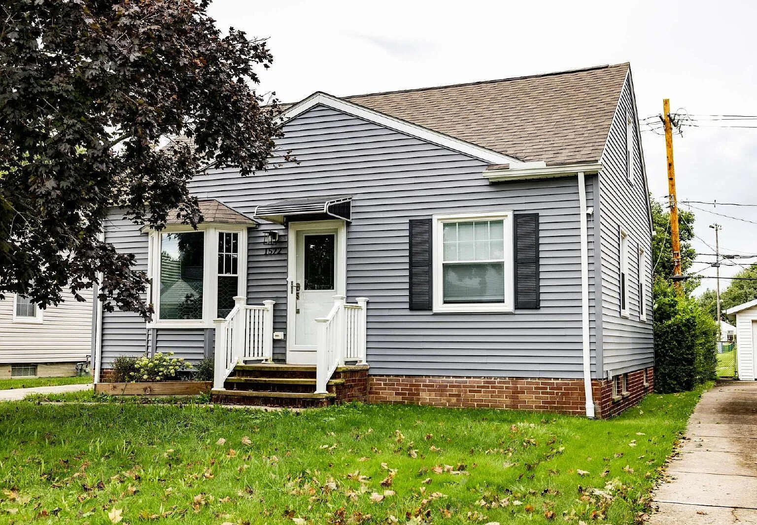 3 bed, 2.0 bath, 1149 sqft, $2,200 — Photo 1