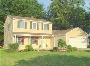 15619 Indianhead Ln, Strongsville, OH 44136