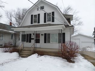 521 E Jackson St, Woodstock, IL 60098
