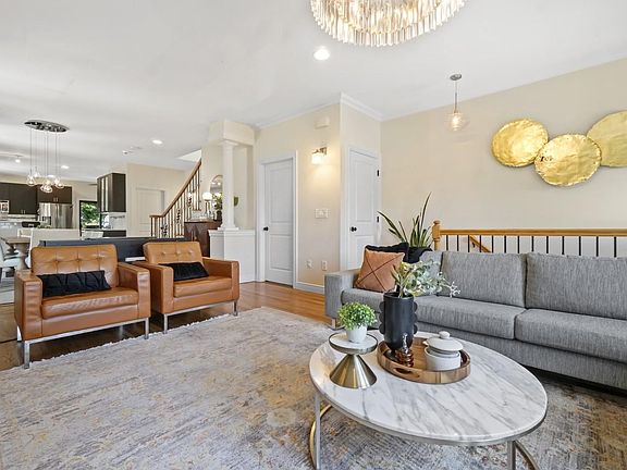 4th image of 375 Greenmount Ave #375