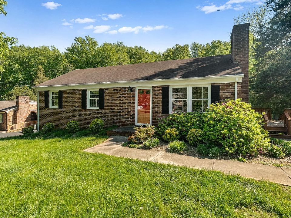 1st image of 305 Graves Dr