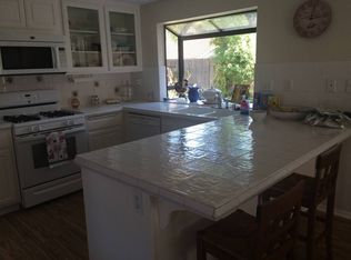 900 Hackamore St, Ojai, CA 93023