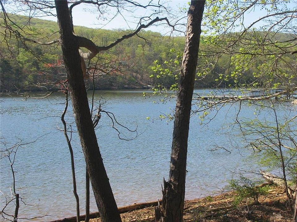 1st image of 614 Harbor Dr E