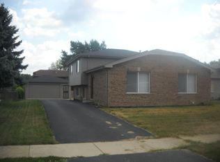 3327 Willow Ln, Markham, IL 60428