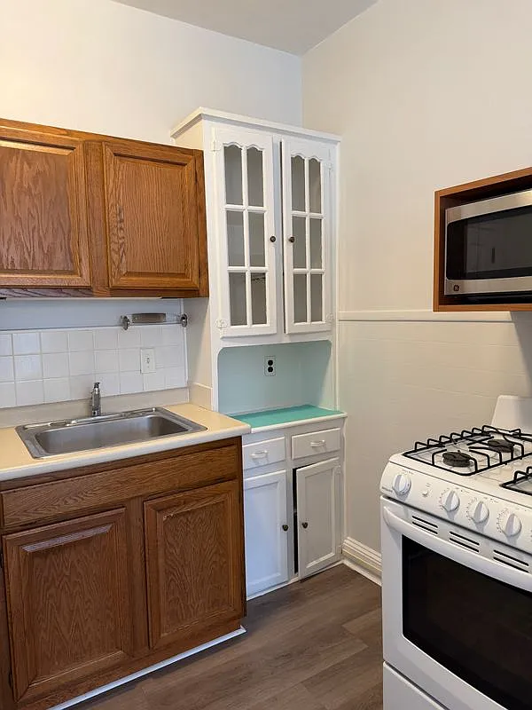 1 bed, 1.0 bath, 900 sqft, $1,750 — Photo 3