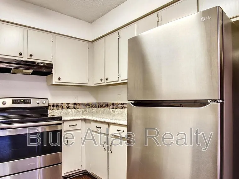 916 Hilltop Dr #B — Photo 7