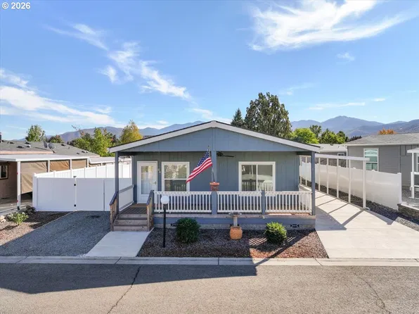 4601 S Pacific Hwy Unit 56, Phoenix, OR 97535