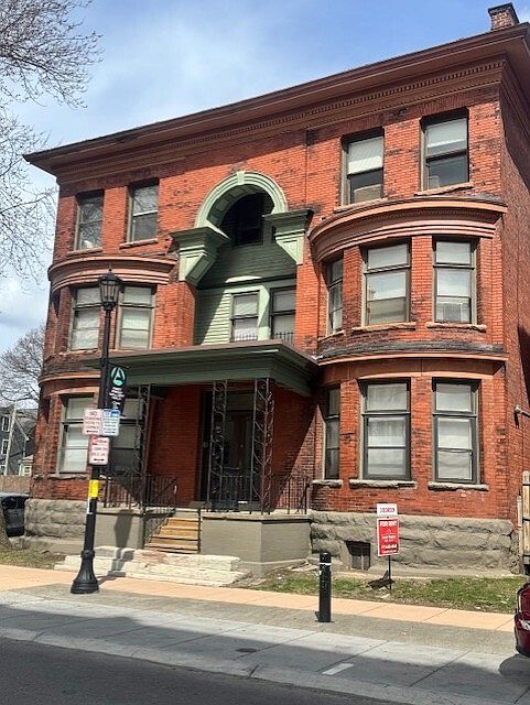 1st image of 215 Allen St #11365179