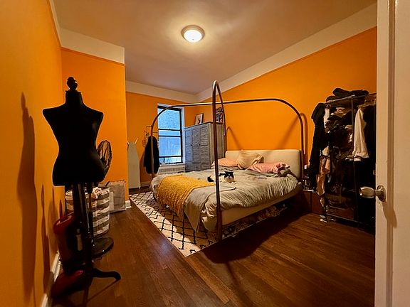 4th image of 400 E 87th St #2E