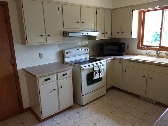 5th image of 290 E McWilliams St