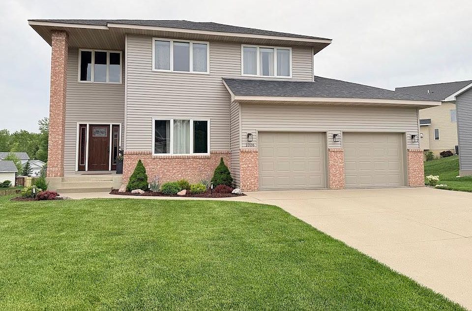 1st image of 1006 Harvest Dr SW