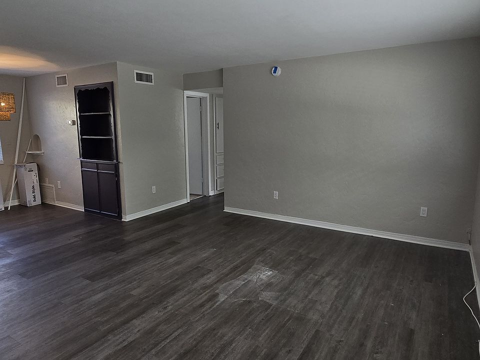 Family and dining rooms