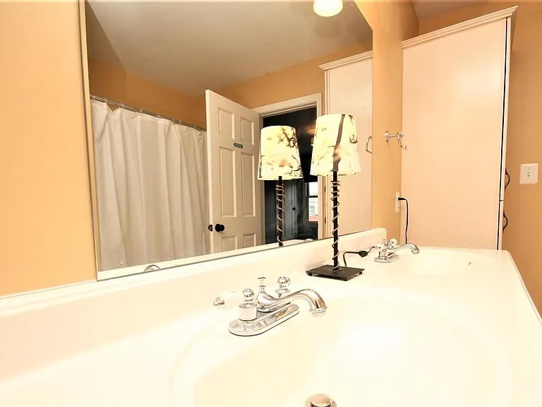 112 Water St — Photo 17