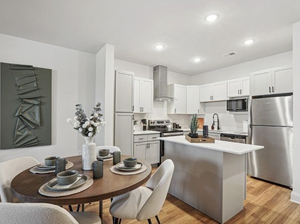 3702 Signature Ln #2211-102