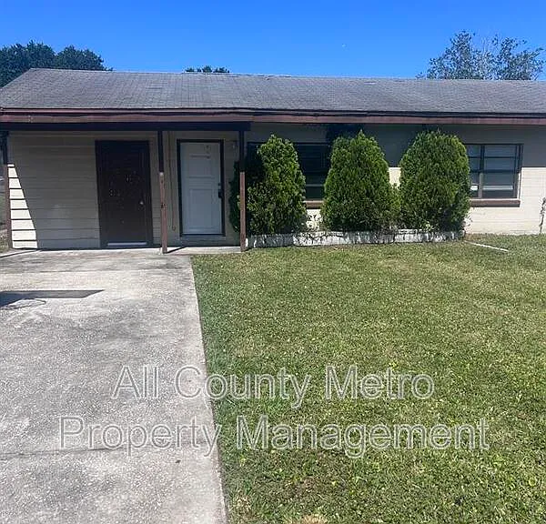 1220 Linda Ln — Photo 1