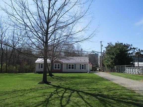 5th image of 451 Elmcrest Dr