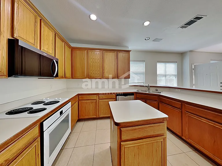 2619 Hopkins Dr — Photo 5