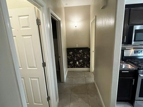5th image of 899 Cabrillo St