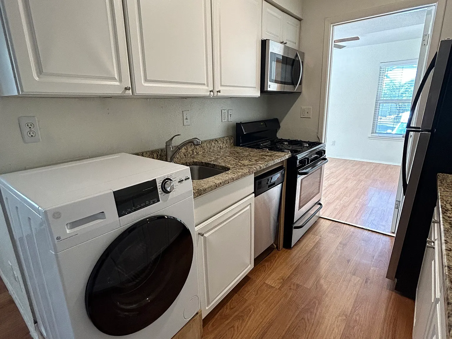 1 bed, 504 sqft, $1,295 — Photo 4