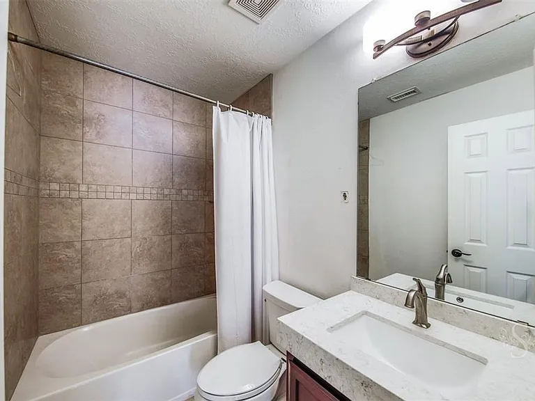 2211 Merrill Hills Cir — Photo 22
