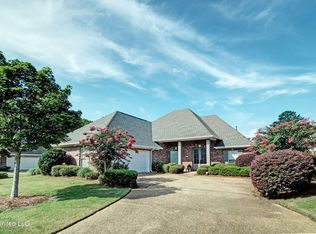206 Saint Emilion Ct, Brandon, MS 39047