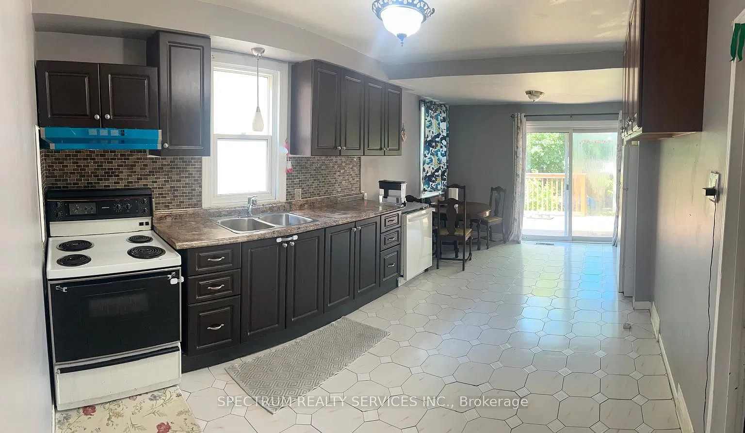 4 bed, $2,300 — Photo 4