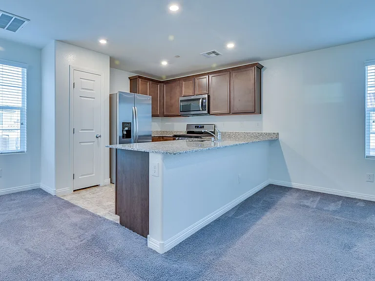 5202 Dubris Dr — Photo 32