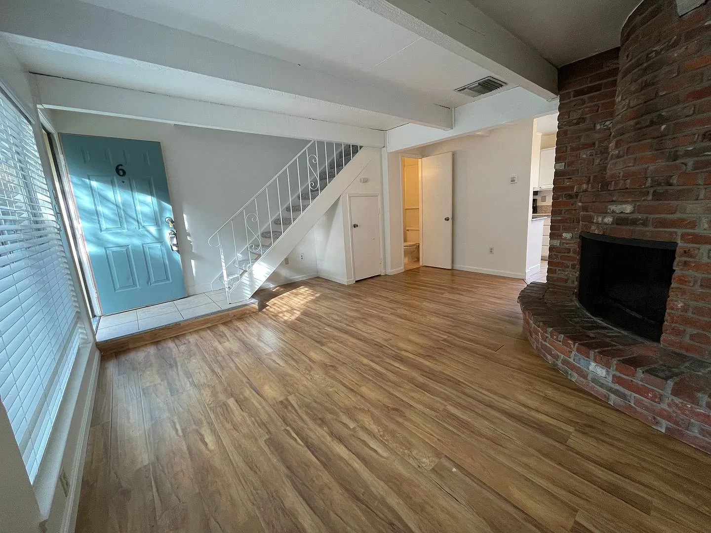 2708-10 C Street — Photo 2