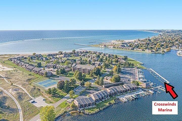 1st image of 98 Harbor Dr #10