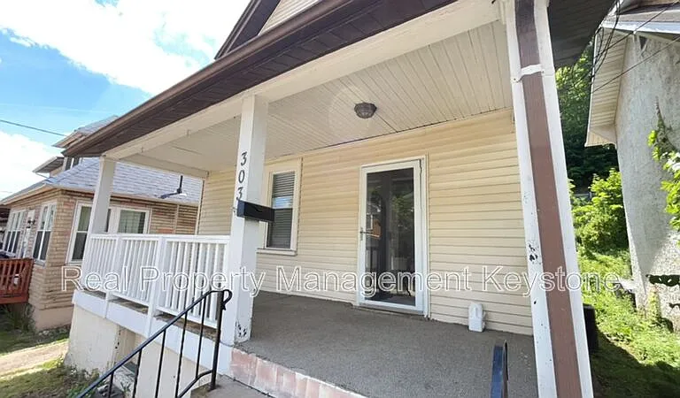 303 Lexington Ct — Photo 20