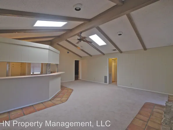 5935 Forest Knoll St, San Antonio, TX 78240