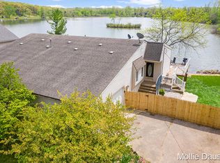 1540 Lamberton Lake Dr NE, Grand Rapids, MI 49525