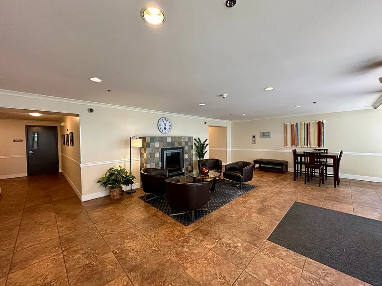 1015 Railroad Ave #303 — Photo 15