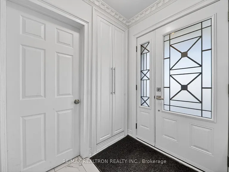 80 Waringstown Dr — Photo 3