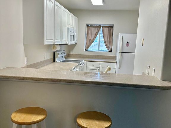 4th image of 315 Ocean Park Ln #96