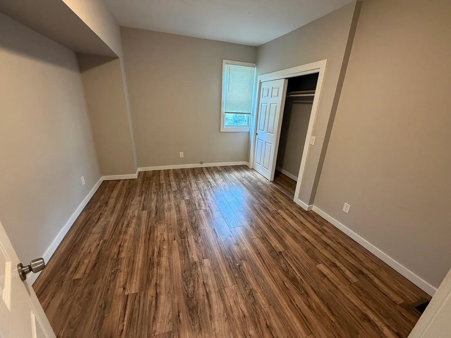 2 bed, 900 sqft, $1,500 — Photo 4