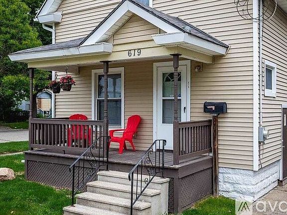 4th image of 619 Backus St