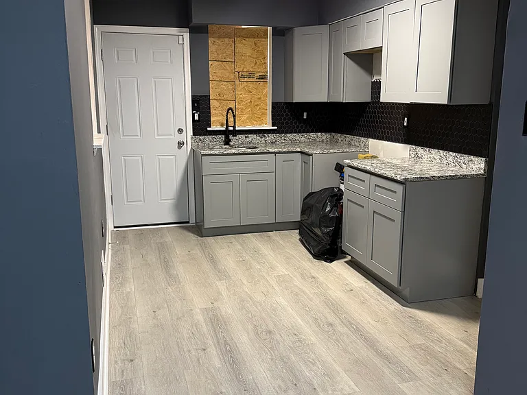 707 E Hilton St — Photo 5