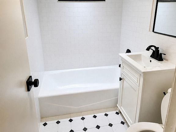4th image of 1716 NE 17th Way