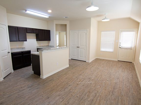 4th image of 1609 Bobolink Dr