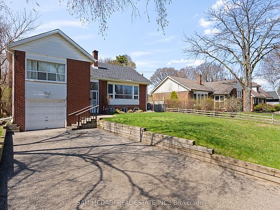 2nd image of 1821 Christopher Rd