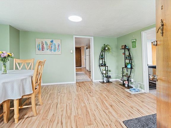 3rd image of 1024 Carlas Way