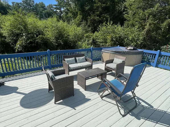 180 Barton Ave, Belchertown, MA 01007