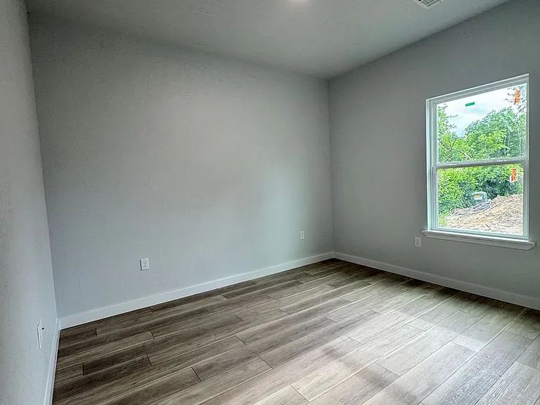 6318 N Boulder Ave W — Photo 2