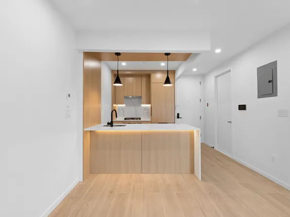 366 Harman Street image 1 of 20