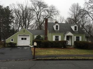 36 Valley View Rd, Watchung, NJ 07069