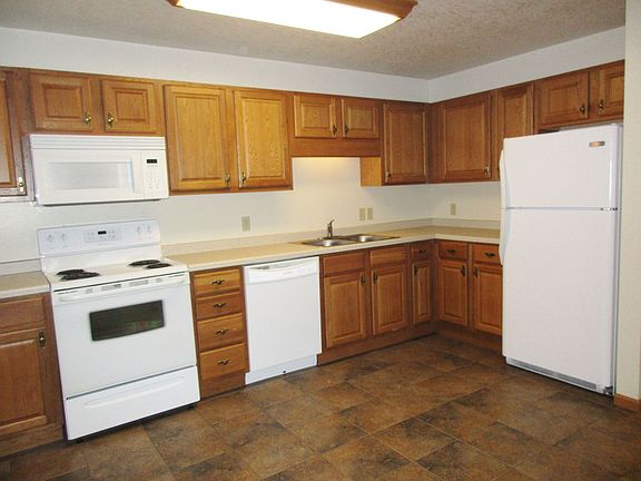 4th image of 930-940 Linden Dr #940-204