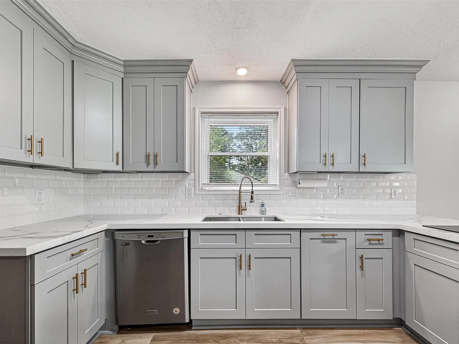 4 bed, 2.5 bath, 2157 sqft, $1,950 — Photo 4